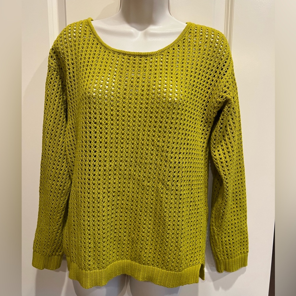 Jeanne Pierre light weight sweater. Small